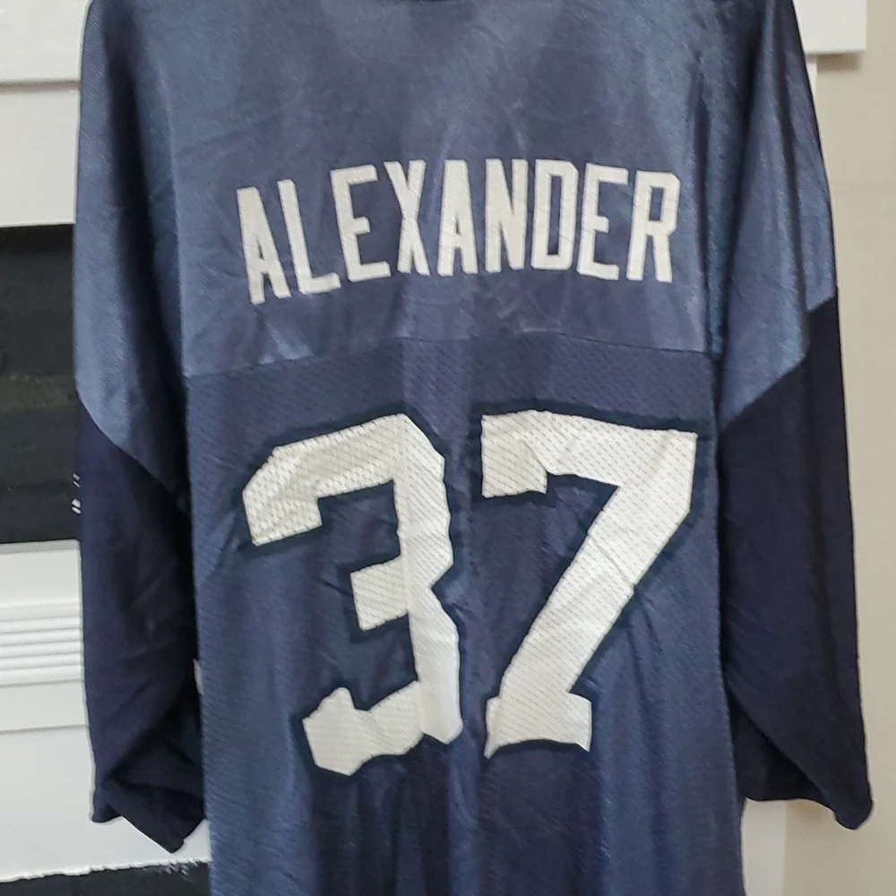 Shaun Alexander Seahwks jersey - Picture 3 of 6